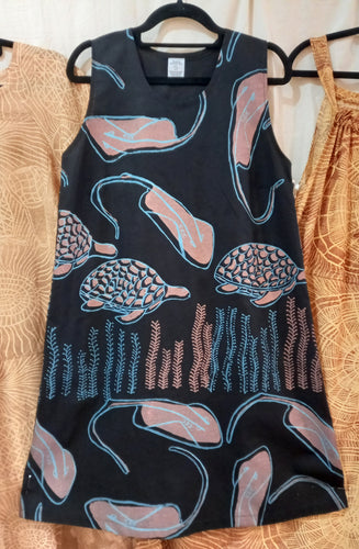 Dress: ALine (2) Small Title: Mabbular (Stingray & turtles