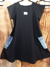 Load image into Gallery viewer, Dress: Panel (5) with Funky Pockets XLarge Title: (pandanas mats)