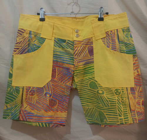 Shorts (4) with pockets: Size: Large , Lino print