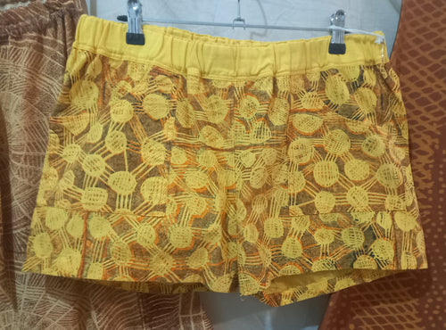 Shorts (3) with pockets: Size: Medium/Large
