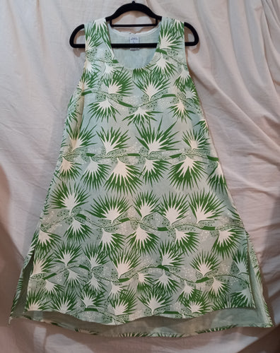 Dress: Flair (4) (Large) Title: Sand Palms