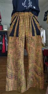 Pants with funky pockets: Size: Medium Title: Pwoja